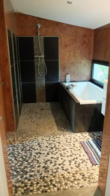 Ti Koin Trankil Belle & Spacieuse Villa Tropicale 圣皮埃尔 外观 照片